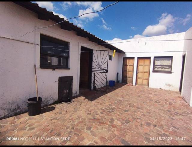 2 BEDROOM HOUSE FOR SALE IN DAVEYTON CENTRAL